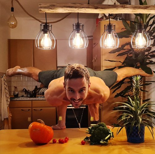 sandro mayurasana