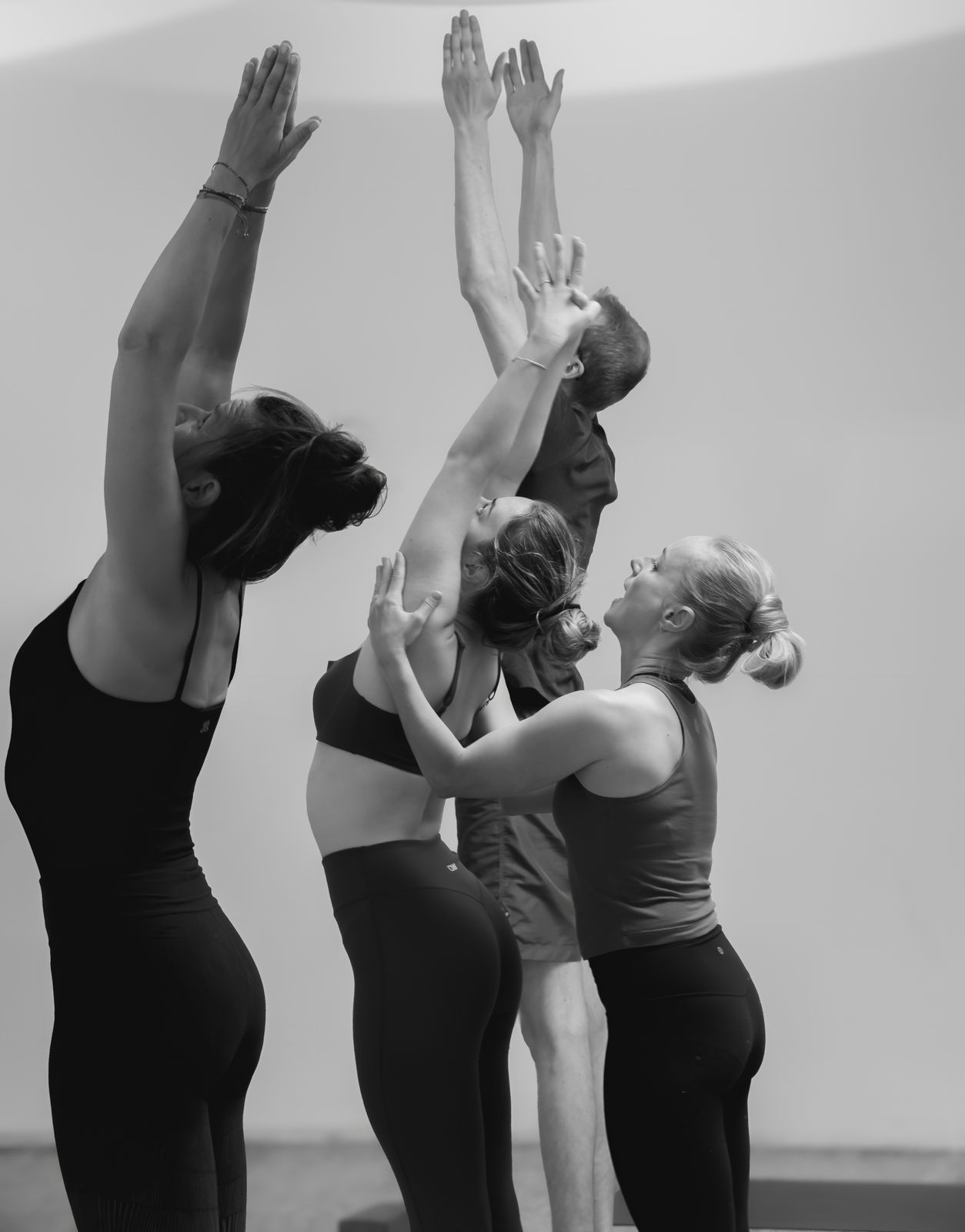 Alpine Yoga Academy 200HYTT Helene 200HYTT - assist