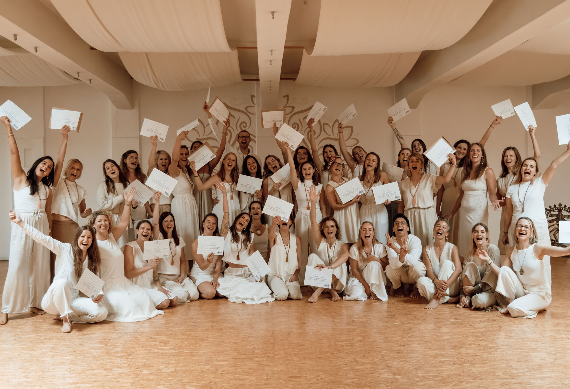 Abschluss Zeremonie - Alpine Yoga Academy 200HRYTT Helene 200HYTT ceremonyphoto