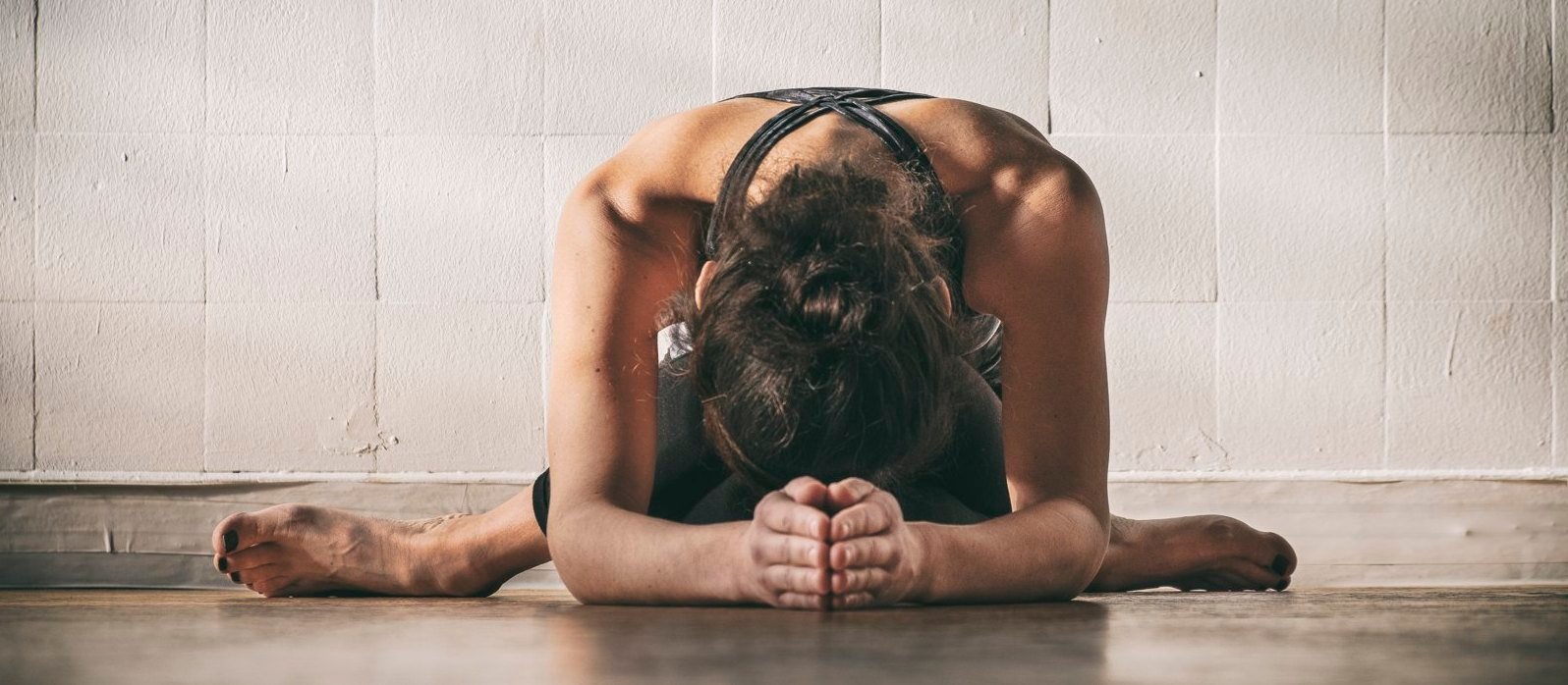 Header Kira Gomukasana 