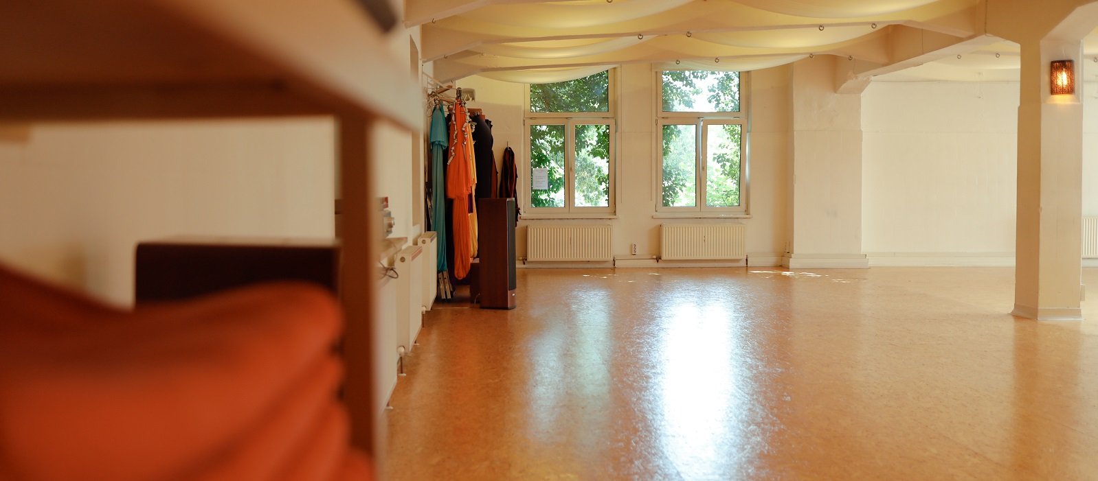 header bigroom