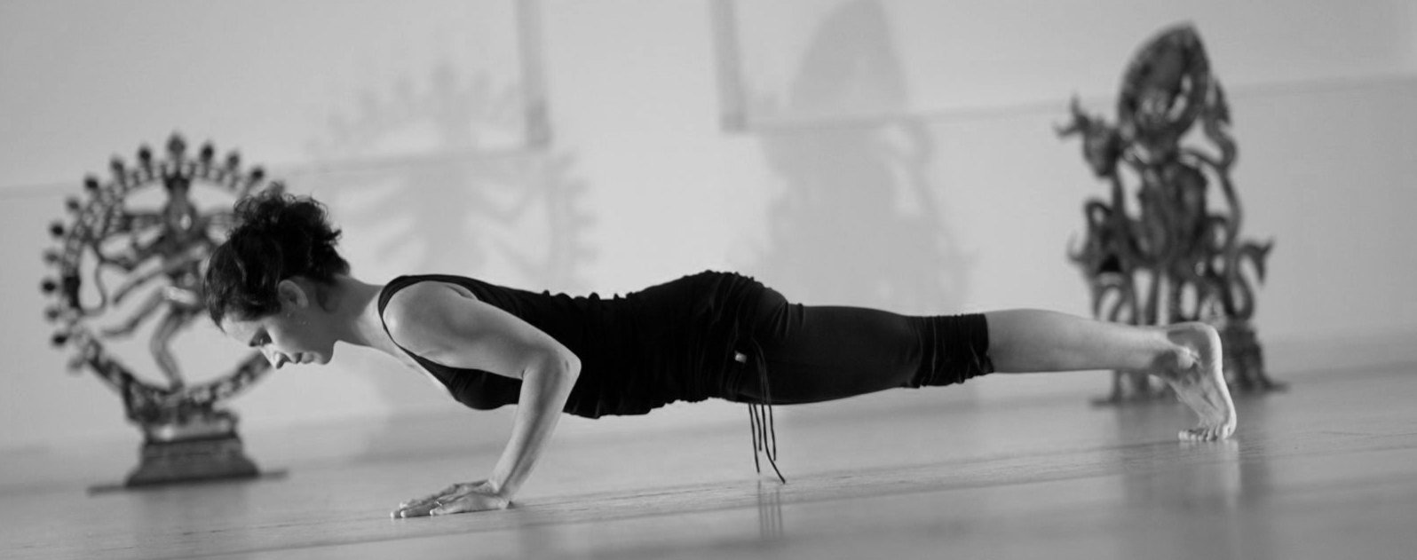 Kira chaturangadandasana