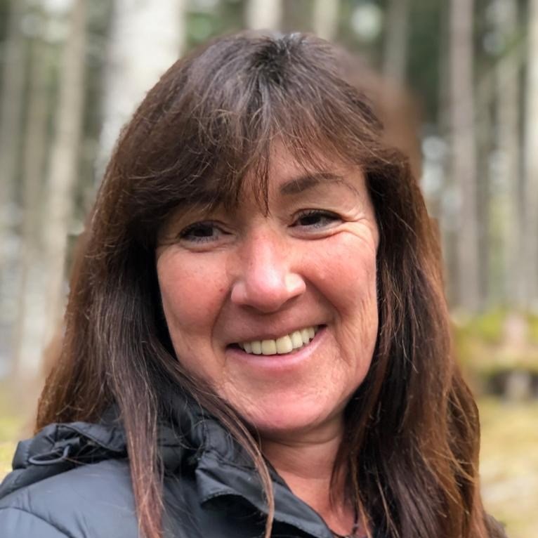 claudia bio